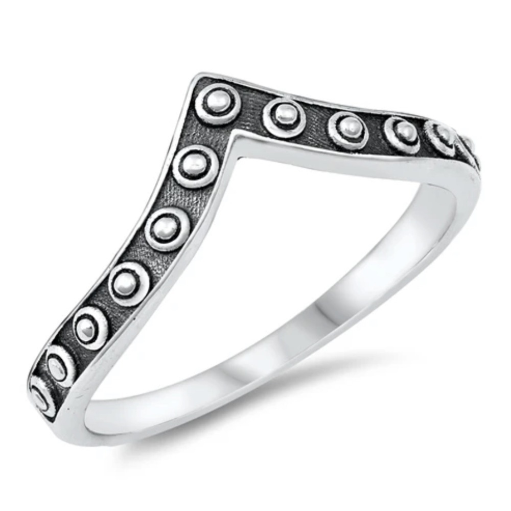 Sterling Silver V Ring with Dot Detail – Oxidized Finish – 6 mm Face Height – Si